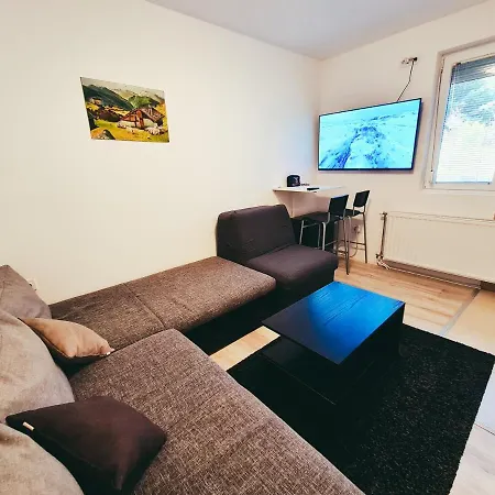 The Spots - 300m From The Gondola *