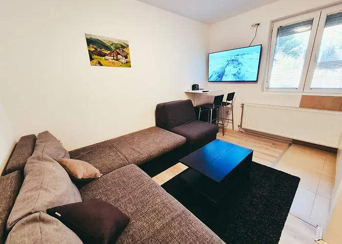 The Spots - 300m From The Gondola *